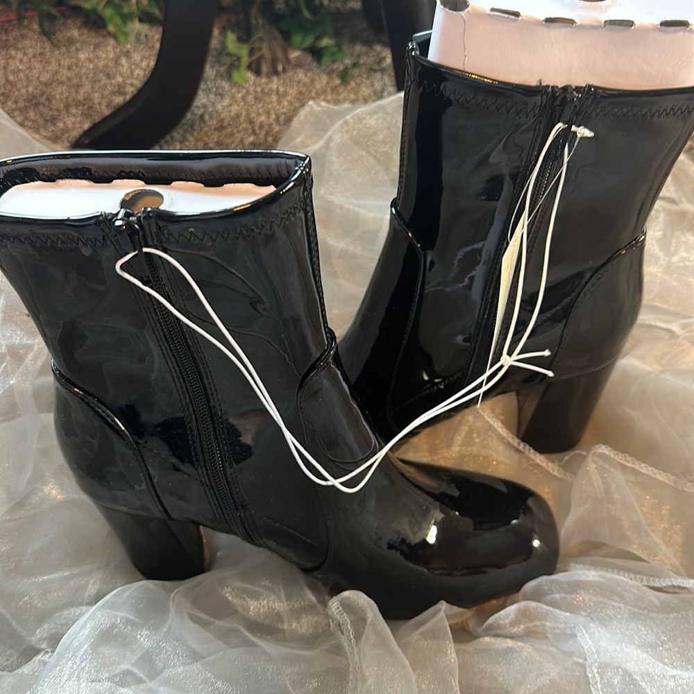 A New Day Penelope WIDE jet black patent boots zipper square toe memory New